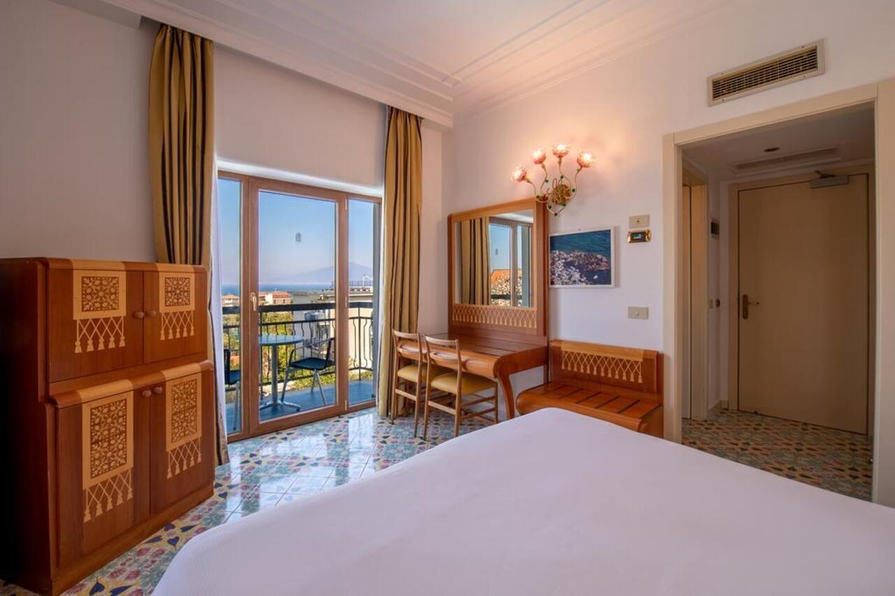 Grand Hotel Flora Sorrento Dış mekan fotoğraf