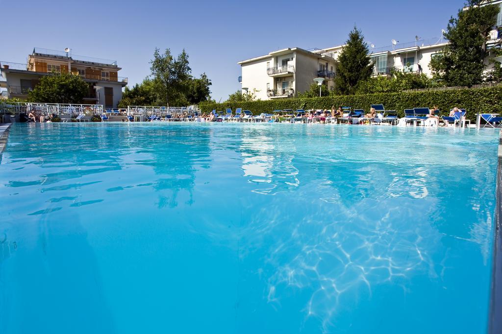 Grand Hotel Flora Sorrento Dış mekan fotoğraf